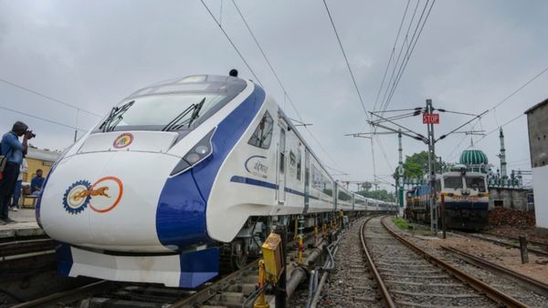 Vande Bharat Train Accident: ವಂದೇ ಭಾರತ್ ಎಕ್ಸ್‌ಪ್ರೆಸ್‌ ರೈಲು ಡಿಕ್ಕಿ ಹೊಡೆದು ನಾಲ್ವರು ಯುವಕರು ಸಾವು