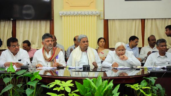 ಕರ್ನಾಟಕದಲ್ಲಿ ಕಬ್ಬು ಬೆಳಗಾರರ ಸಮಸ್ಯೆಗೆ ಇದೇ ಕಾರಣ: ಸಿಎಂ ಸಿದ್ದರಾಮಯ್ಯ ಹೇಳಿದ್ದೇನು ?