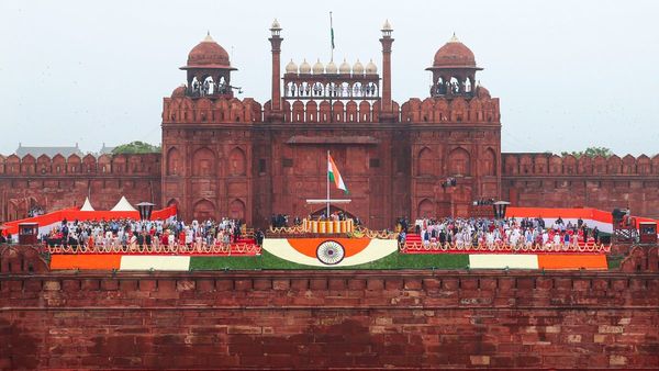 Breaking: ದೆಹಲಿಯ ಕೆಂಪು ಕೋಟೆ ಬಳಿ ಕಾರಿನಲ್ಲಿ ಭಾರೀ ಸ್ಫೋಟ, ಹಲವರಿಗೆ ಗಾಯ