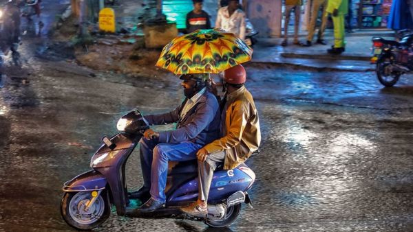 Karnataka Rains: ರಾಜ್ಯದ ಈ ಜಿಲ್ಲೆಗಳಲ್ಲಿ ಮುಂದಿನ ಮೂರು ದಿನ ಗುಡುಗು ಸಹಿತ ಮಳೆ ಮುನ್ಸೂಚನೆ