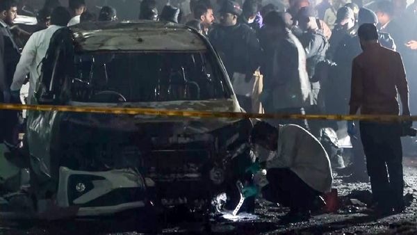 Red Fort Blast: ದೇಶದ ರಾಜಧಾನಿಯಲ್ಲಿ ಇಷ್ಟು ಪ್ರಮಾಣದ ಭದ್ರತಾ ಲೋಪ ಹೇಗೆ ಸಾಧ್ಯ: ಕಾಂಗ್ರೆಸ್ ನಾಯಕರ ಪ್ರಶ್ನೆ