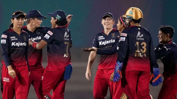 WPL 2026: ಆರ್‌ಸಿಬಿ ಐವರನ್ನು ಉಳಿಸಿಕೊಳ್ಳುವ ಅವಕಾಶವಿದ್ದರೂ ನಾಲ್ವರನ್ನ ಆಯ್ಕೆ ಮಾಡಿದ್ದೇಕೆ? ಯಾರು ಹಾಗೂ ಕಾರಣವೇನು?