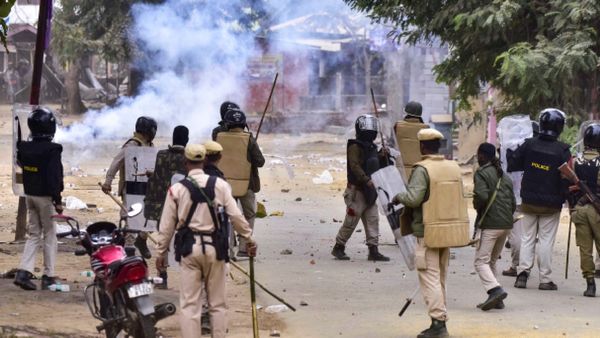 ಬಾಂಗ್ಲಾದೇಶ ಬೆನ್ನಲ್ಲೇ ಅಸ್ಸಾಂನಲ್ಲಿ ಭುಗಿಲೆದ್ದ ಹಿಂಸಾಚಾರ: ಇಬ್ಬರ ಸಾವು, ಸೇನೆ ಮಧ್ಯಪ್ರವೇಶ