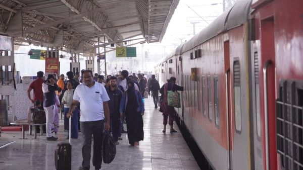 Udyan Express: ಹೊಸ ವರ್ಷಕ್ಕೆ ಬೆಂಗಳೂರಿಗರಿಗೆ ಶಾಕ್! ಲೋಕಲ್ ಟ್ರೈನ್ ಪ್ರಯಾಣದ‌ ಸಮಯ ಹೆಚ್ಚಳ