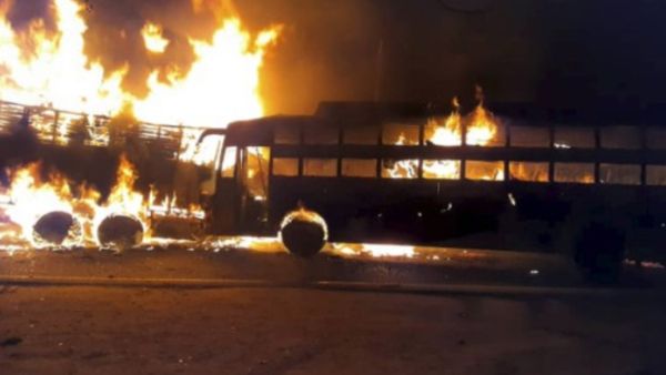 Chitradurga Tragedy: ಹಿರಿಯೂರು ಬಳಿಯ ರಾಷ್ಟ್ರೀಯ ಹೆದ್ದಾರಿ 48ರಲ್ಲಿ ಬಸ್ ಸುಟ್ಟು ಭಸ್ಮ: 11 ಮಂದಿ ಪ್ರಯಾಣಿಕರ ಸಾವು