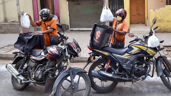 ಹೊಸ ವರ್ಷಾಚರಣೆ ದಿನವೇ ಡೆಲಿವರಿ ಸಿಬ್ಬಂದಿ ಮುಷ್ಕರಕ್ಕೆ ಕರೆ, ಆನ್‌ಲೈನ್ ಸೇವೆಯಲ್ಲಿ ವ್ಯತ್ಯಯ, ಬೇಡಿಕೆಗಳೇನು?