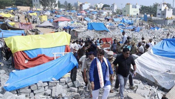 'ದಾಖಲೆಗಳೇ ಇಲ್ಲದ ಕೋಗಿಲು ನಿರಾಶ್ರಿತರಿಗೆ ಜ.2ಕ್ಕೆ ಮನೆ: ಸ್ಲೀಪರ್ ಸೆಲ್ ಆತಂಕ, ಎನ್‌ಐಎ ತನಿಖೆಗೆ ಆಗ್ರಹ'