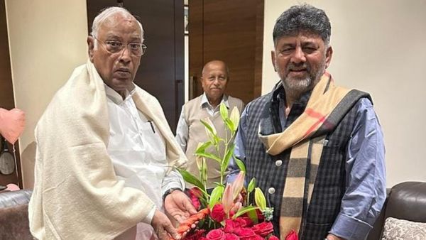 ನಾಯಕತ್ವ ಬದಲಾವಣೆ; ಮಲ್ಲಿಕಾರ್ಜುನ್‌‌ ಖರ್ಗೆ ಭೇಟಿಯಾದ ಡಿ ಕೆ ಶಿವಕುಮಾರ್:‌ ಚರ್ಚೆಯಾಗಿದ್ದೇನು?