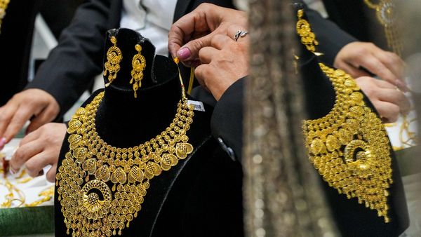 Gold Price Today Dec 3: ಚಿನ್ನ ಖರೀದಿದಾರರಿಗೆ ನೆಮ್ಮದಿ ಸುದ್ದಿ, ಇಂದಿನ ದರ ಎಷ್ಟಿದೆ?