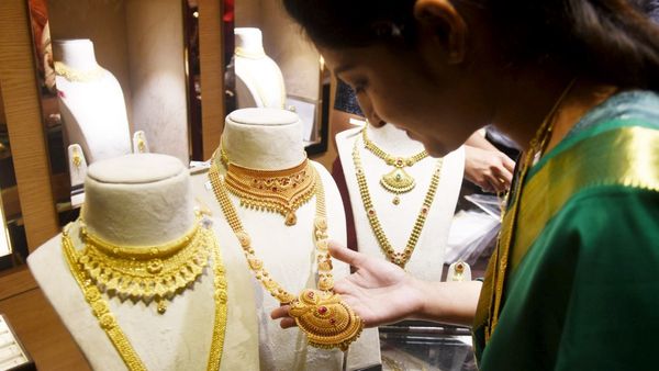 Gold Price: ಭಾರೀ ಕುಸಿತ ಕಂಡ ಬಂಗಾರ, ಇಂದಿನ ಚಿನ್ನದ ದರ ಎಷ್ಟಿದೆ?