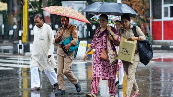 IMD Weather: ಈ ಭಾಗಗಳಲ್ಲಿ ನಾಳೆಯಿಂದ ಗುಡುಗು ಸಹಿತ ಮಳೆ ಸಾಧ್ಯತೆ, ಚಳಿಯೂ ಹೆಚ್ಚು