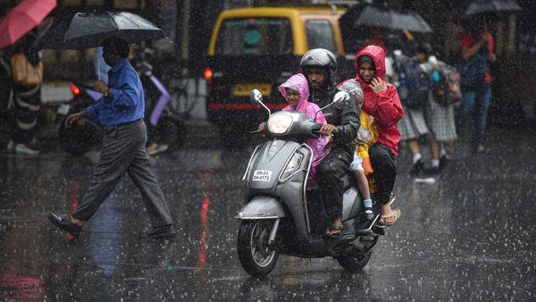 IMD Weather: ಇಂದು, ನಾಳೆ ಹಲವೆಡೆ ಭಾರೀ ಮಳೆ, ತಾಪಮಾನ ಕುಸಿತ