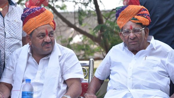 ಓದಿದ್ದು 10ನೇ ತರಗತಿ, ಕಟ್ಟಿದ್ದು 10,00,00,00,000 ರೂಪಾಯಿ ಮೀರಿದ ಸಾಮ್ರಾಜ್ಯ... Shamanuru Shivashankarappa