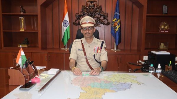 ಬಳ್ಳಾರಿ ಗಲಭೆ: ಅಧಿಕಾರ ಸ್ವೀಕರಿಸಿದ ಒಂದೇ ದಿನಕ್ಕೆ ಎಸ್ಪಿ ಪವನ್ ನೆಜ್ಜೂರು ಸಸ್ಪೆಂಡ್‌