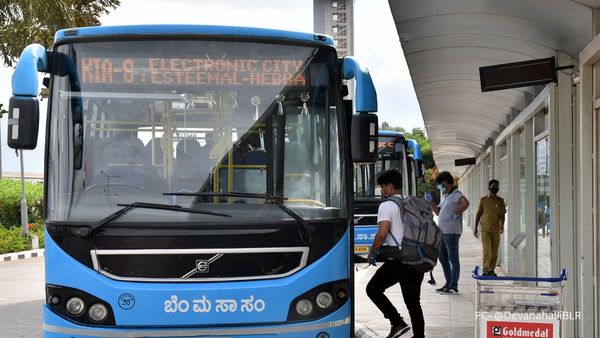 BMTC: ಏರ್‌ಪೋರ್ಟ್‌ನಲ್ಲಿ ಬಸ್‌ ಬೇಗಳ ಇಳಿಕೆ, ಪ್ರಯಾಣಿಕರಿಗೆ ಅನ್ಯಾಯ, ಖಾಸಗಿ ಟ್ಯಾಕ್ಸಿಗಳಿಗೆ ಉತ್ತೇಜನ!