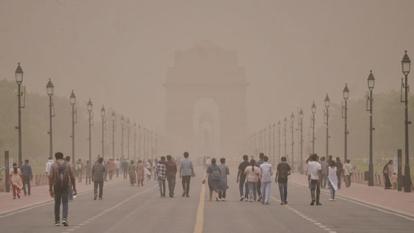 Delhi Weather: ರಾಷ್ಟ್ರ ರಾಜಧಾನಿಗೆ ಚಳಿ ಕಂಟಕ, 6 ವರ್ಷಗಳಲ್ಲೇ ಕನಿಷ್ಠ ತಾಪಮಾನ ದಾಖಲು