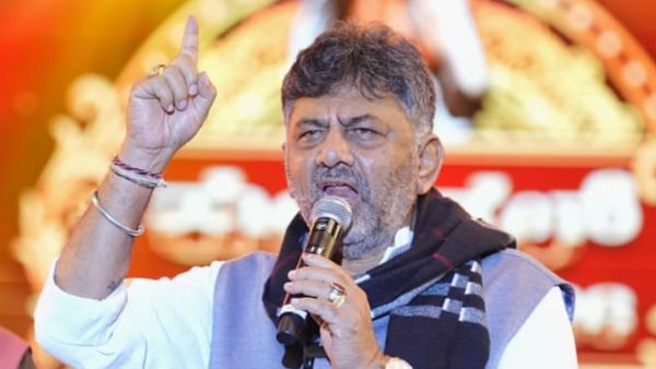 ನಾಯಕತ್ವ ಬದಲಾವಣೆ: ಅಕ್ಕಪಕ್ಕದಲ್ಲಿ ಇರುವವರೇ ನಿಮಗೆ ಮೋಸ ಮಾಡುತ್ತಾರೆ, ಎಚ್ಚರ: ಡಿಕೆ ಶಿವಕುಮಾರ್ ಹೇಳಿದ್ದು ಯಾರಿಗೆ?