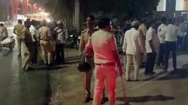 ಬಳ್ಳಾರಿಯಲ್ಲಿ ಬ್ಯಾನರ್ ಅಳವಡಿಸುವ ವಿಚಾರಕ್ಕೆ ರೆಡ್ಡಿ ಬಣಗಳ ನಡುವೆ ಘರ್ಷಣೆ: ಗುಂಡು ತಗುಲಿ ಕಾಂಗ್ರೆಸ್‌ ಕಾರ್ಯಕರ್ತ ಸಾವು