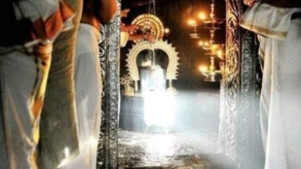 ಸಂಕ್ರಾಂತಿ ಸಂಭಮ: ಗವಿ ಗಂಗಾಧರೇಶ್ವರನ ಪಾದ ಸ್ಪರ್ಶಿಸಿದ ಸೂರ್ಯ ರಶ್ಮಿ