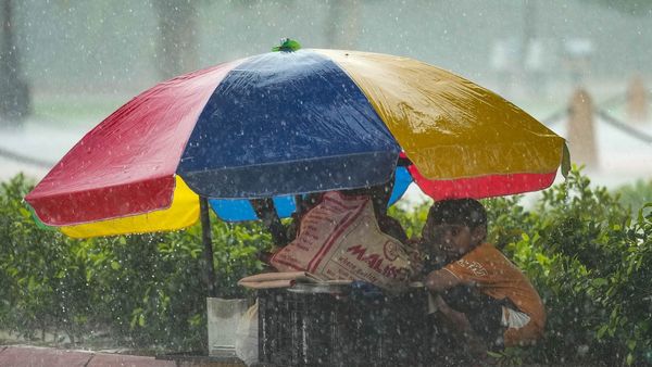 IMD Weather Forecast: ದಟ್ಟ ಮಂಜು, ಶೀತಗಾಳಿ ನಡುವೆ ಈ ಭಾಗಗಳಲ್ಲಿ ಎರಡು ದಿನ ಭಾರೀ ಮಳೆ ಸಾಧ್ಯತೆ