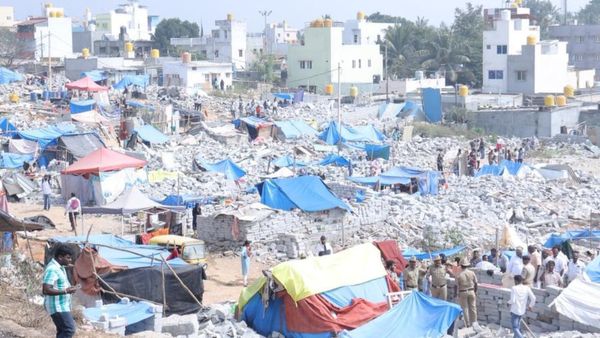 'ನಿಯಮ ಉಲ್ಲಂಘಿಸಿ ಕೋಗಿಲು ನಿವಾಸಿಗಳಿಗೆ ಮನೆ: ಮೊದಲು ರಾಜ್ಯದ 65,000 ಅರ್ಜಿದಾರರಿಗೆ ಮನೆ ಕೊಡಿ'