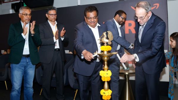 Amazon: ಅಮೆಜಾನ್ ಕಂಪನಿಯಿಂದ 35 ಬಿಲಿಯನ್ ಡಾಲರ್ ಹೂಡಿಕೆ; ಲಕ್ಷಾಂತರ ಉದ್ಯೋಗ ಸೃಷ್ಟಿ: ಸಚಿವ ಎಂ.ಬಿ ಪಾಟೀಲ್