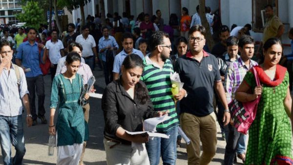 ಸೇನಾ ನೇಮಕಾತಿ ಪರೀಕ್ಷೆಯಲ್ಲಿ ಕಳ್ಳಾಟ: ಎಲೆಕ್ಟ್ರಾನಿಕ್ ಡಿವೈಸ್​​ ಪತ್ತೆ,18 ಪರೀಕ್ಷಾರ್ಥಿಗಳು ಪೊಲೀಸ್ ವಶಕ್ಕೆ