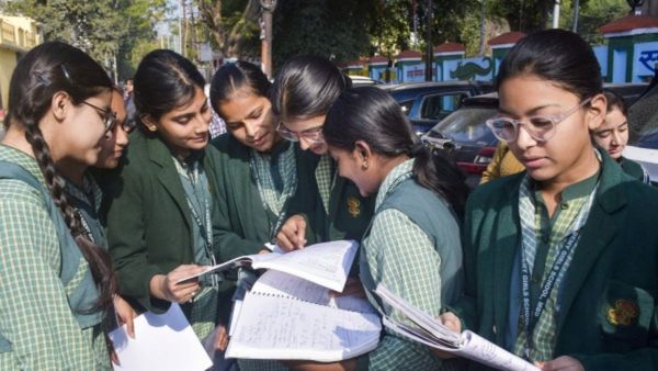 CBSE 12ನೇ ತರಗತಿ ಪರೀಕ್ಷೆಗೆ ಬಂತು ಡಿಜಿಟಲ್ ಟಚ್‌ ; ಇನ್ಮುಂದೆ ಕಂಪ್ಯೂಟರ್‌ನಲ್ಲೇ ಮೌಲ್ಯಮಾಪನ