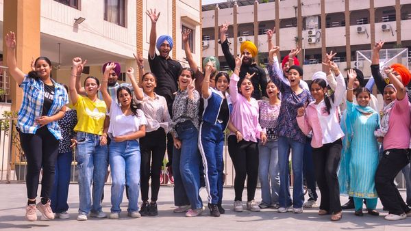 CBSE 10ನೇ ತರಗತಿ ಇಂಗ್ಲಿಷ್ ಪರೀಕ್ಷೆಗೆ ಕೇವಲ ಒಂದು ದಿನ ಬಾಕಿ: 80ಕ್ಕೆ 80 ಅಂಕ ಗಳಿಸಲು ಇಲ್ಲಿದೆ ತಜ್ಞರ ಸಲಹೆ