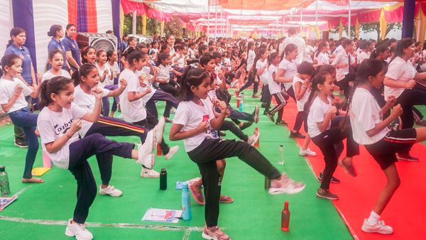 ದಕ್ಷಿಣ ಕನ್ನಡ: 'ರಾಣಿ ಲಕ್ಷ್ಮೀಬಾಯಿ ಯೋಜನೆ'ಯಡಿ 9,943 ಸರ್ಕಾರಿ ಶಾಲಾ ವಿದ್ಯಾರ್ಥಿನಿಯರಿಗೆ ಕರಾಟೆ ತರಬೇತಿ