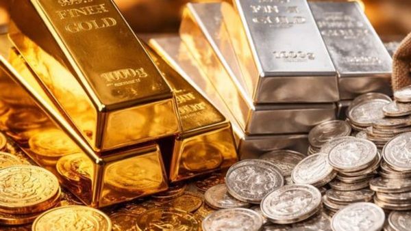 ಚಿನ್ನ-ಬೆಳ್ಳಿ ದರ ಮತ್ತೆ ಕುಸಿತ: ಭವಿಷ್ಯದಲ್ಲಿ ಇನ್ನಷ್ಟು ಇಳಿಕೆಯಾಗುವುದೇ? ಖರೀದಿ, ಹೂಡಿಕೆಗೆ ಮುನ್ನ ಗಮನಿಸಲೇಬೇಕಾದ ಅಂಶಗಳಿವು