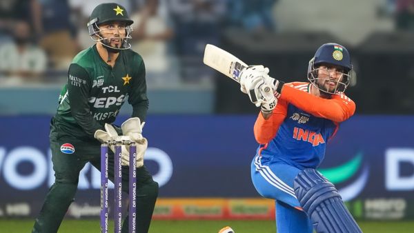 T20 World Cup: ಭಾರತ ವಿರುದ್ಧ ಪಂದ್ಯವಾಡಲು ಪಿಸಿಬಿಗೆ ಪಾಕ್ ಸರ್ಕಾರ ನಿರ್ದೇಶನ, ಬಿಕ್ಕಟ್ಟು ಅಂತ್ಯವಾಗಿದ್ದೇಗೆ?