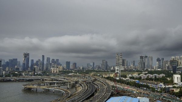 ಕರ್ನಾಟಕದ ಕರಾವಳಿಗೆ ಬರಲು ಐಟಿ - ಬಿಟಿ ಕಂಪನಿಗಳ ಹಿಂದೇಟು ಚರ್ಚೆ, ಸೋಷಿಯಲ್ ಮೀಡಿಯಾದಲ್ಲಿ ವಾಕ್ಸಮರ