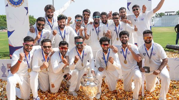 Ranji Trophy 2026 Final: ಕನ್ನಡದ ನೆಲದಲ್ಲೇ ಕರ್ನಾಟಕದ ವಿರುದ್ಧ ಗೆಲುವು: ಚೊಚ್ಚಲ ಟ್ರೋಫಿಗೆ ಮುತ್ತಿಟ್ಟ ಜಮ್ಮು-ಕಾಶ್ಮೀರ