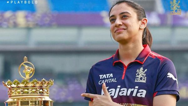 Smriti Mandhana: ತೀವ್ರ ಜ್ವರ ಇದ್ದರೂ ಆರ್‌ಸಿಬಿ ಟ್ರೋಫಿಗಾಗಿ ಡಬ್ಲ್ಯೂಪಿಎಲ್‌ ಫೈನಲ್‌ ಪಂದ್ಯ ಆಡಿದ ಸ್ಮೃತಿ ಮಂಧಾನ