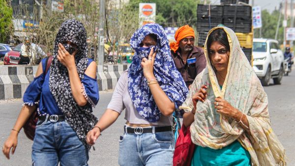 ಕರ್ನಾಟಕದಲ್ಲಿ 40 ಡಿಗ್ರಿ ಸೆಲ್ಸಿಯಸ್‌ ದಾಟಿದೆ ಉಷ್ಣಾಂಶ: ಈಗಿನ್ನೂ ಮಾರ್ಚ್, ಮೇ ಕಥೆ ಹೇಗೆ? ಬಿಸಿಗಾಳಿಗೆ ಬಸವಳಿದ ಜನ