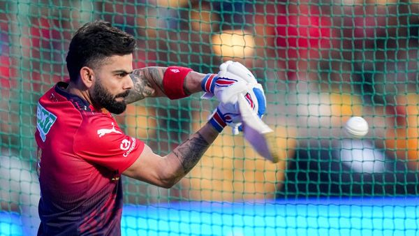 RCB Vs SHR: ಚಿನ್ನಸ್ವಾಮಿಯಲ್ಲಿ ಎಸ್‌ಆರ್‌ಎಚ್ ವಿರುದ್ಧ ಟಾಸ್‌ ಗೆದ್ದು ಬೌಲಿಂಗ್ ಆಯ್ಕೆ ಮಾಡಿಕೊಂಡ ಆರ್‌ಸಿಬಿ