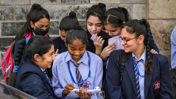 CBSE 12ನೇ ತರಗತಿ ಫಲಿತಾಂಶ ಶೀಘ್ರದಲ್ಲೇ ಪ್ರಕಟ; ಡಿಜಿಲಾಕರ್‌ನಲ್ಲಿ ರಿಸಲ್ಟ್ ಚೆಕ್ ಮಾಡುವುದು ಹೇಗೆ? ಇಲ್ಲಿದೆ ಸಂಪೂರ್ಣ ಮಾಹಿತಿ