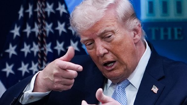 Donald Trump Shot: ಅಮೆರಿಕದ ಅಧ್ಯಕ್ಷ ಡೊನಾಲ್ಡ್‌ ಟ್ರಂಪ್ ಮೇಲೆ ಗುಂಡಿನ ದಾಳಿ, ವೈರಲ್ ವಿಡಿಯೋ 