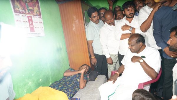 ಸಾಮಾಜಿಕ ಜಾಲತಾಣದ ಕರೆಗೆ ಓಗೊಟ್ಟ ಹೆಚ್.ಡಿ.ಕುಮಾರಸ್ವಾಮಿ: ನಂಜನಗೂಡಿನ ಹುಲ್ಲಳ್ಳಿಯ ನೊಂದ ಕುಟುಂಬಕ್ಕೆ ಅಭಯ