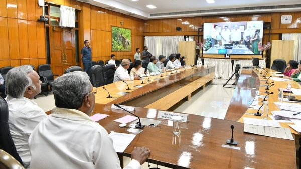 Jal Jeevan Mission: ಜಲ ಜೀವನ ಮಿಷನ್ 2.0: ಕೇಂದ್ರ ಸರ್ಕಾರದೊಂದಿಗೆ ಸಿದ್ದರಾಮಯ್ಯ ಮಹತ್ವದ ಸಭೆ, ಅನುದಾನ ವಿಳಂಬ ಆರೋಪ