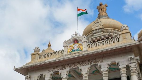 Government Employees: ಸರ್ಕಾರಿ ನೌಕರರ ವರ್ಗಾವಣೆ ಕುರಿತು ಸಿಹಿ ಸುದ್ದಿ ಕೊಟ್ಟ ರಾಜ್ಯ ಸರ್ಕಾರ