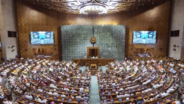 ಕೇಂದ್ರ ಸರ್ಕಾರಕ್ಕೆ ಬಿಗ್ ಶಾಕ್: ಲೋಕಸಭೆಯಲ್ಲಿ ಮಹಿಳಾ ಮೀಸಲಾತಿ ಹಾಗೂ ಕ್ಷೇತ್ರ ಪುನರ್ವಿಂಗಡಣೆ ಮಸೂದೆಗಳು ವಿಫಲ