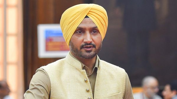 Harbhajan Singh: ಎಎಪಿ ತೊರೆದ ಬೆನ್ನಲ್ಲೇ ಹರ್ಭಜನ್ ಸಿಂಗ್‌ಗೆ ಶಾಕ್: ಪಂಜಾಬ್ ಪೊಲೀಸರಿಂದ ಭದ್ರತೆ ವಾಪಸ್