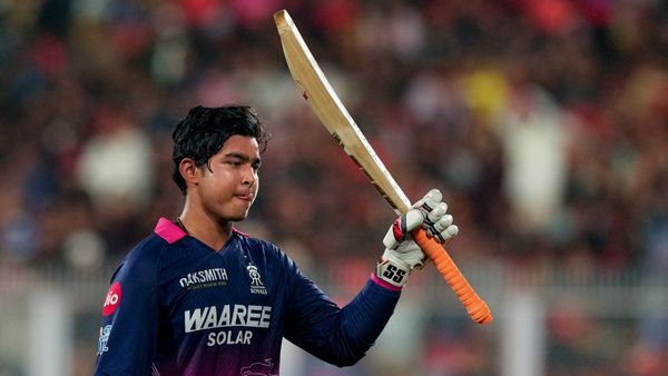 ಆರ್‌ಸಿಬಿ ಜಯದ ಕನಸಿಗೆ ತಣ್ಣೀರೆರಚಿದ ವೈಭವ್ ಸೂರ್ಯವಂಶಿ; ಆರ್‌ಆರ್ ಪಾಲಿಗೆ ಹೀರೋ ಆದ 15 ವರ್ಷದ ಬಾಲಕ