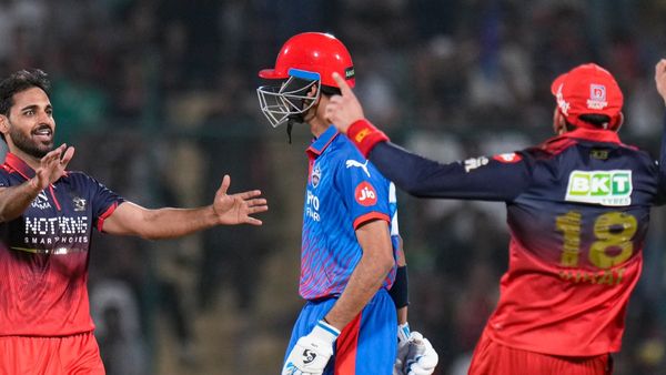 RCB: ಡೆಲ್ಲಿಯಲ್ಲಿ ಆರ್‌ಸಿಬಿ ಬೌಲರ್‌ಗಳ ರಣಬೇಟೆ; ಪವರ್‌ಪ್ಲೇನಲ್ಲೇ ಕೇವಲ 13 ರನ್‌ಗೆ 6 ವಿಕೆಟ್‌ ಪತನ