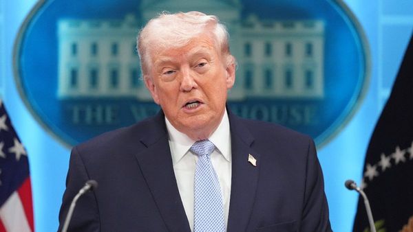 Trump: ಇರಾನ್‌ಗೆ ಶಸ್ತ್ರಾಸ್ತ್ರ ಪೂರೈಸುವ ದೇಶಗಳಿಗೆ ಶೇ 50ರಷ್ಟು ಸುಂಕದ ಬರೆ: ಅಮೆರಿಕ ಅಧ್ಯಕ್ಷ ಡೊನಾಲ್ಡ್ ಟ್ರಂಪ್ ಎಚ್ಚರಿಕೆ