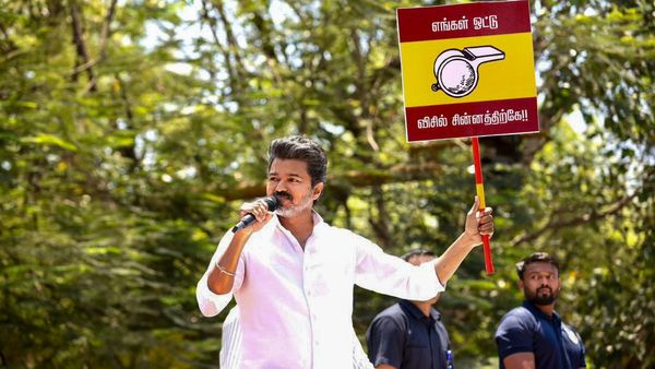 Vijay: ಇದು ತಲೆಮಾರಿನ ಬದಲಾವಣೆಗಾಗಿ ನಡೆಯುತ್ತಿರುವ ಚುನಾವಣೆ: ಕಾರ್ಯಕರ್ತರಿಗೆ ದಳಪತಿ ವಿಜಯ್ ವಿಶೇಷ ಕರೆ