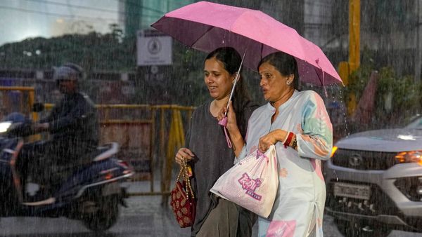 Karnataka Weather: ಮಳೆರಾಯನ ಆಗಮನದಿಂದ ತಂಪಾಗಲಿದೆ ಕರುನಾಡು, ಇಂದು ಎಲ್ಲೆಲ್ಲಿ ಮಳೆಯಾಗಲಿದೆ ಗೊತ್ತೇ?