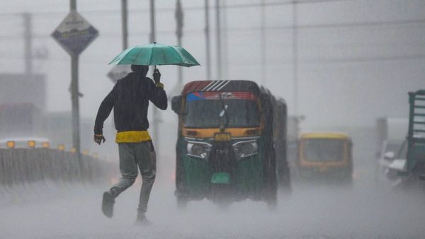 Karnataka Weather: ಮನೆಯಿಂದ ಹೊರಡುವ ಮುನ್ನ ಯೋಚಿಸಿ, ಜೂನ್‌ 5ರವರೆಗೆ ಈ 14 ಜಿಲ್ಲೆಗಳಲ್ಲಿ ಗುಡುಗು ಸಹಿತ ಮಳೆ ಸಾಧ್ಯತೆ